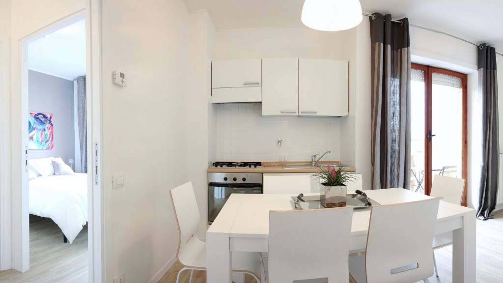 soggiorno-lungo-periodo-roma-Residence-Villa-Agnese-Roma-salone-bianco-2