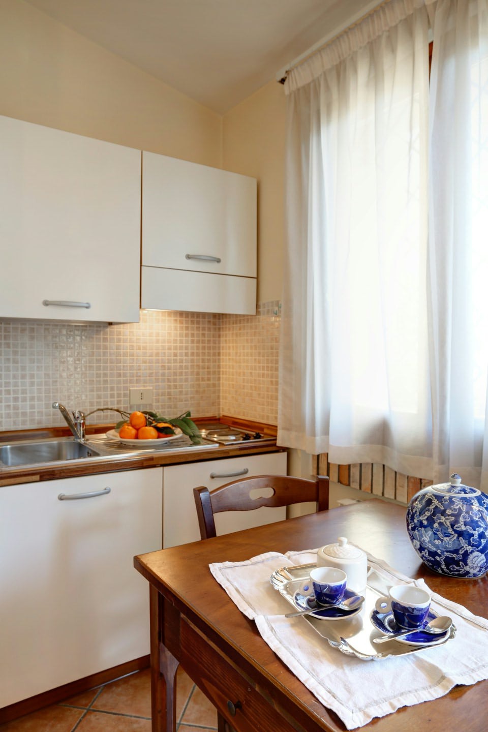 affitto-lungo-periodo-roma-Residence-Villa-Agnese-Roma-cucina-verticale